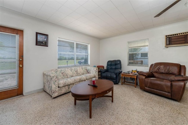 313 9TH STREET, DUNDEE, Florida 33838, 2 Bedrooms Bedrooms, ,1 BathroomBathrooms,Residential,For Sale,9TH,O6013052