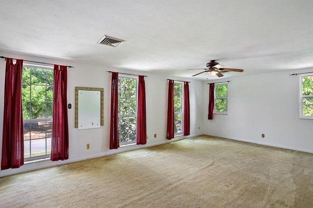 129 GRAHAM PARK DRIVE, HAINES CITY, Florida 33844, 4 Bedrooms Bedrooms, ,4 BathroomsBathrooms,Residential,For Sale,GRAHAM PARK,G5053331