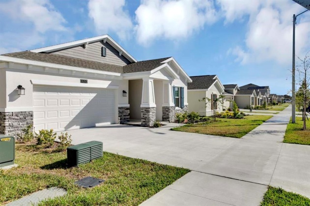 1271 LASSEN STREET, DAVENPORT, Florida 33837, 4 Bedrooms Bedrooms, ,2 BathroomsBathrooms,Residential,For Sale,LASSEN,T3362480