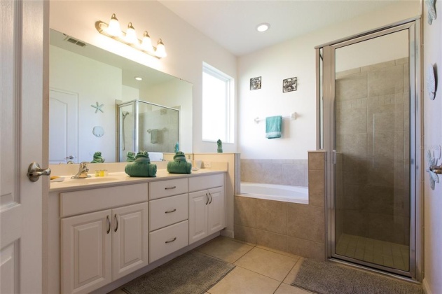 4083 OAKTREE DRIVE, DAVENPORT, Florida 33837, 4 Bedrooms Bedrooms, ,3 BathroomsBathrooms,Residential,For Sale,OAKTREE,S5062627