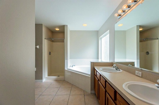 440 LANGHAM DRIVE, DAVENPORT, Florida 33897, 5 Bedrooms Bedrooms, ,3 BathroomsBathrooms,Residential,For Sale,LANGHAM,O6013123