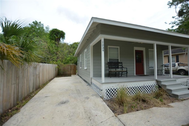 1034 DAKOTA AVENUE, LAKELAND, Florida 33803, 2 Bedrooms Bedrooms, ,1 BathroomBathrooms,Residential,For Sale,DAKOTA,L4928837