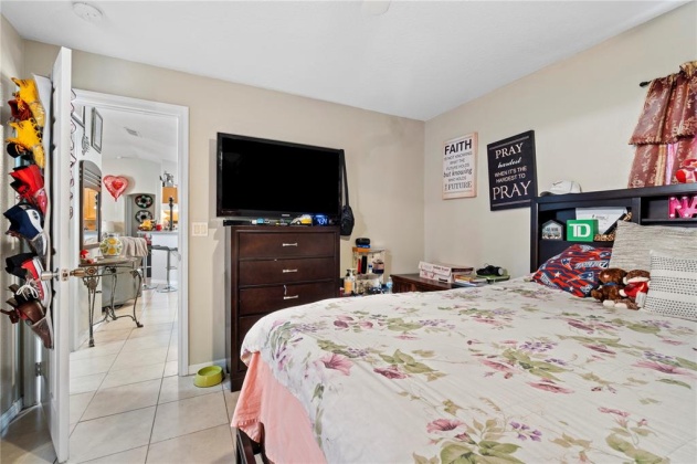 17 INCONNU DRIVE, POINCIANA, Florida 34759, 3 Bedrooms Bedrooms, ,2 BathroomsBathrooms,Residential,For Sale,INCONNU,S5064814