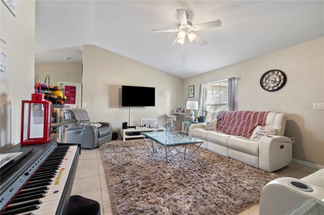 17 INCONNU DRIVE, POINCIANA, Florida 34759, 3 Bedrooms Bedrooms, ,2 BathroomsBathrooms,Residential,For Sale,INCONNU,S5064814