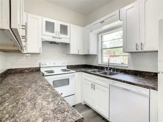 1625 CRYSTAL COURT, LAKELAND, Florida 33801, 3 Bedrooms Bedrooms, ,1 BathroomBathrooms,Residential,For Sale,CRYSTAL,L4928776