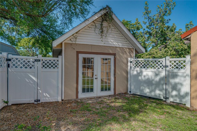 1903 LAKE ELOISE DRIVE, WINTER HAVEN, Florida 33884, 2 Bedrooms Bedrooms, ,1 BathroomBathrooms,Residential,For Sale,LAKE ELOISE,P4920076